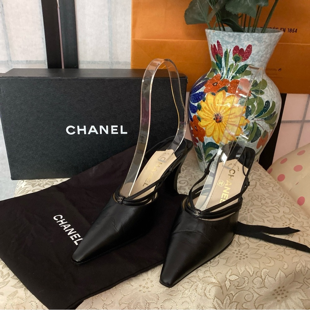 CHANEL New Black Pointed-Toe Slingback Heels Fits 5.5/6 (Euro 35.5) - Picture 1 of 16